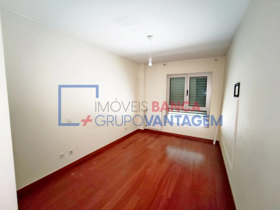 Apartamento T3 para Venda em Ramalde Foto 14