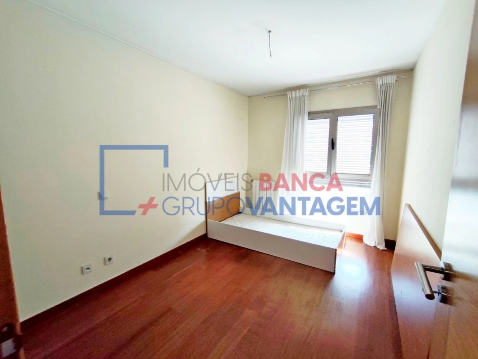 Apartamento T3 para Venda em Ramalde Foto 16