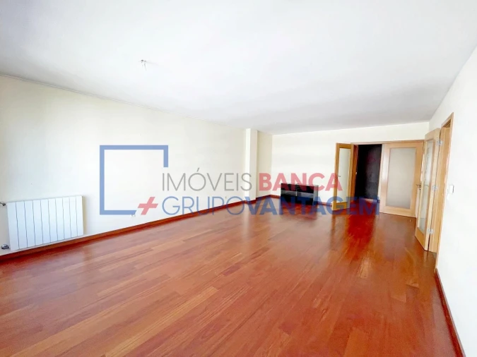 Apartamento T3 para Venda em Ramalde Foto 6