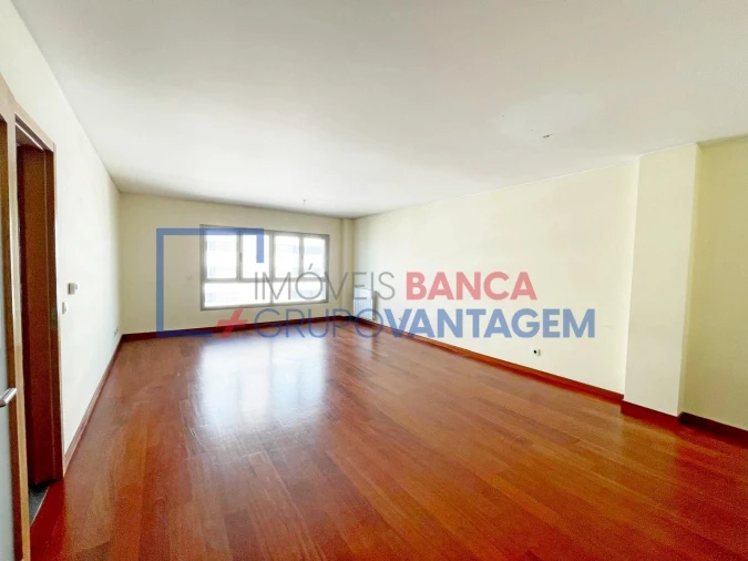 Apartamento T3 para Venda em Ramalde Foto 7