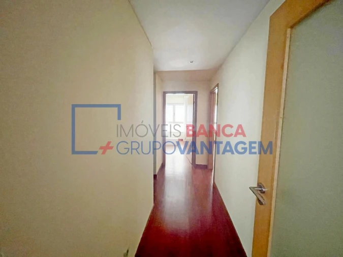 Apartamento T3 para Venda em Ramalde Foto 11