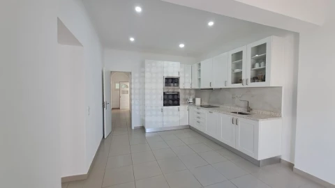 Apartamento T3 para Venda em Albufeira e Olhos de Água