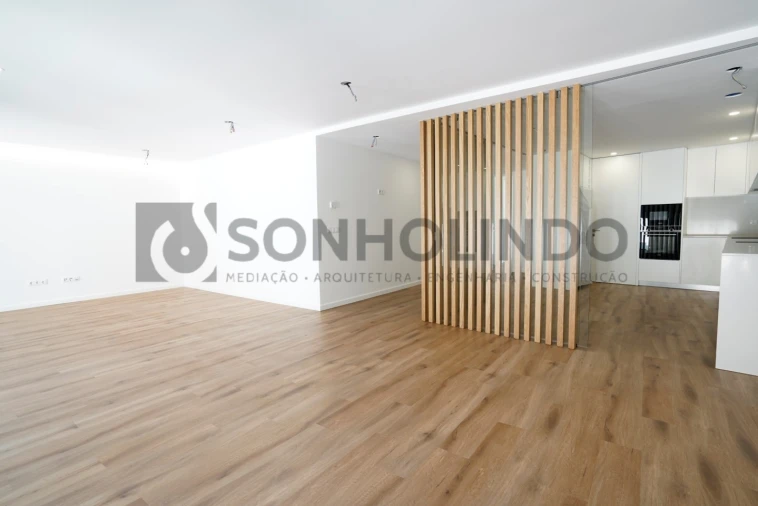 Apartamento T4 para Venda em Moreira Foto 5