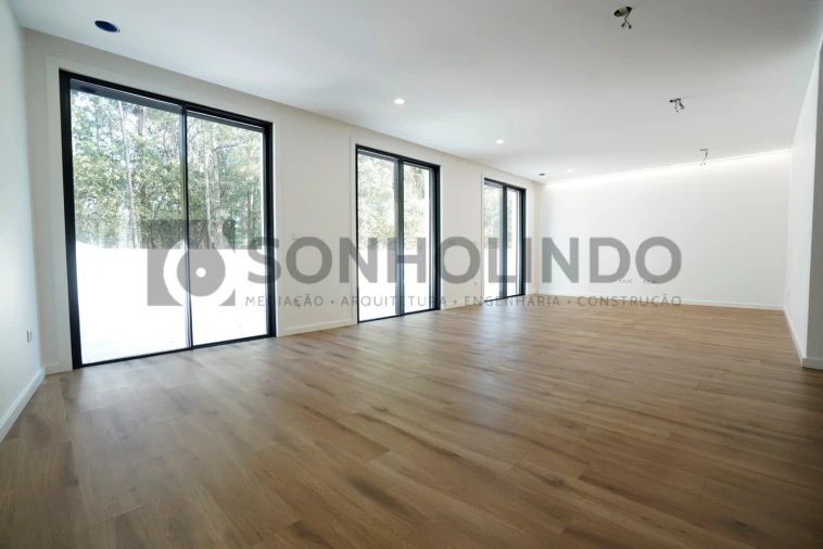 Apartamento T4 para Venda em Moreira Foto 6