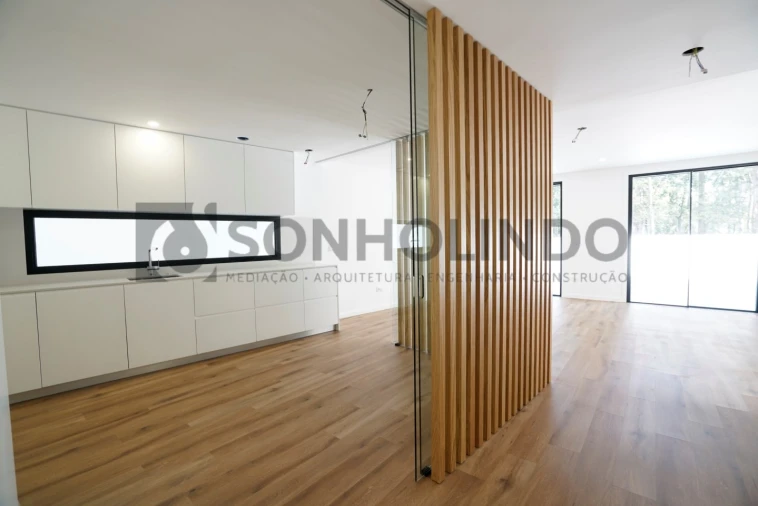 Apartamento T4 para Venda em Moreira Foto 8