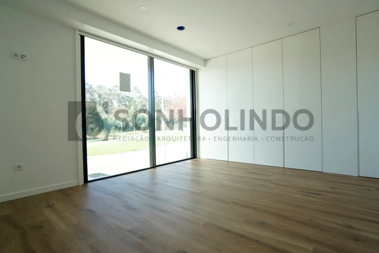 Apartamento T4 para Venda em Moreira Foto 12