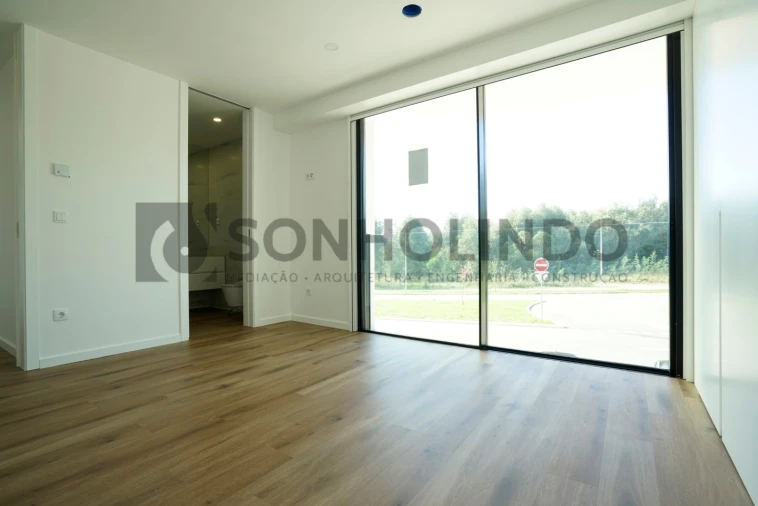 Apartamento T4 para Venda em Moreira Foto 13