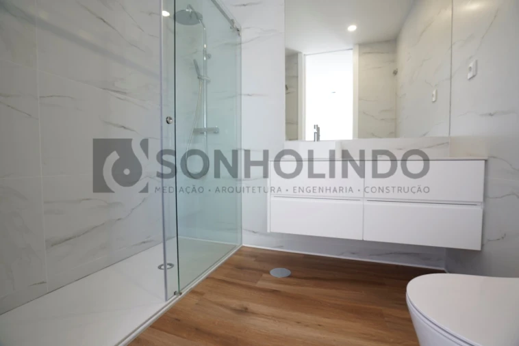 Apartamento T4 para Venda em Moreira Foto 14