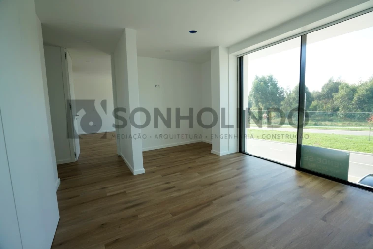 Apartamento T4 para Venda em Moreira Foto 17