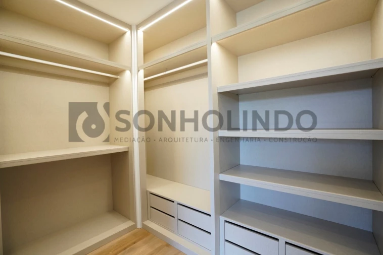 Apartamento T4 para Venda em Moreira Foto 22