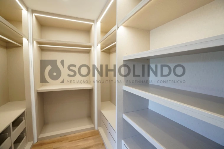 Apartamento T4 para Venda em Moreira Foto 23