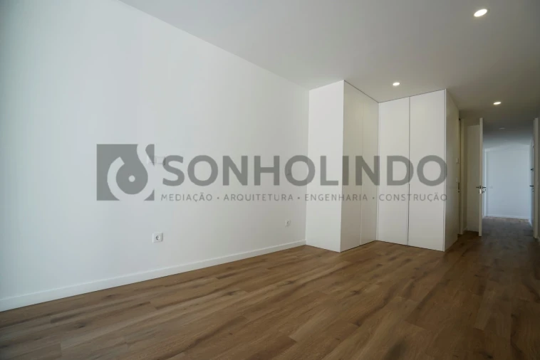 Apartamento T4 para Venda em Moreira Foto 30