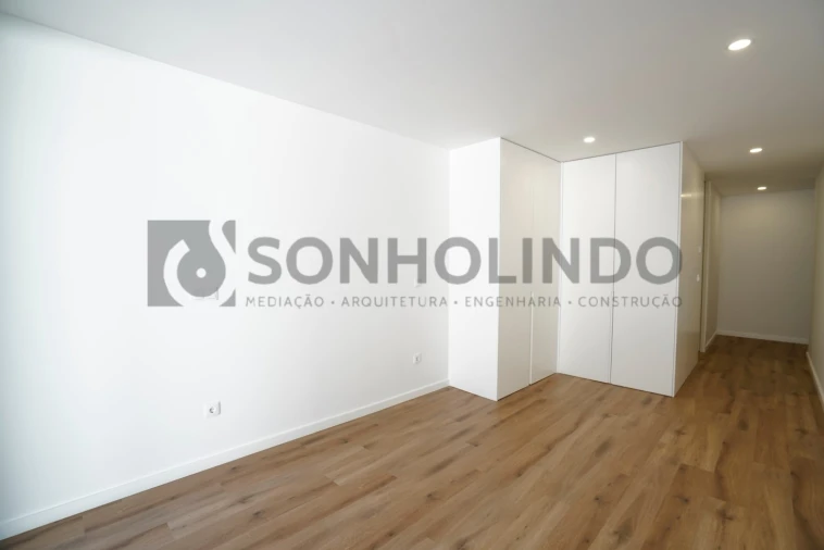 Apartamento T4 para Venda em Moreira Foto 33