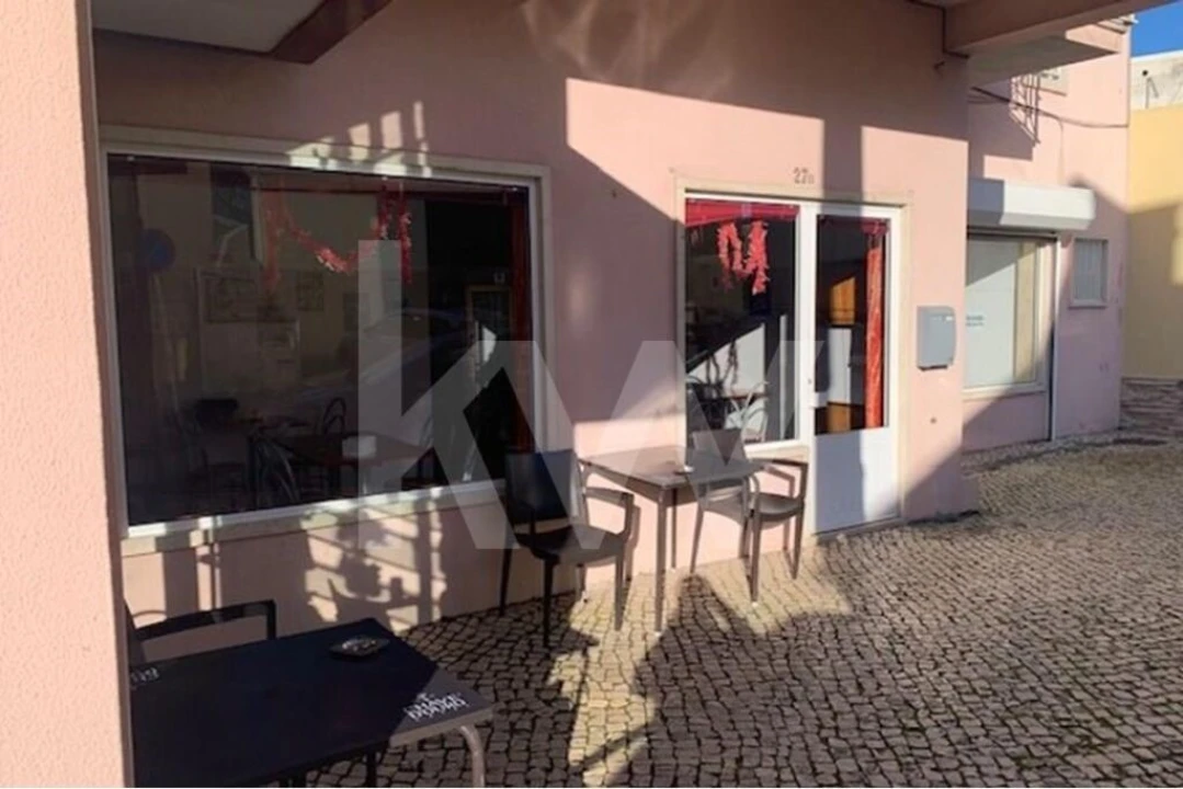 Loja para Venda em Almargem do Bispo, Pêro Pinheiro e Montelavar Foto 1