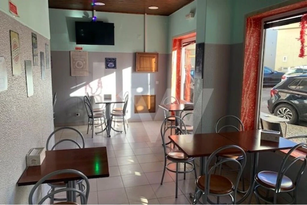 Loja para Venda em Almargem do Bispo, Pêro Pinheiro e Montelavar Foto 9