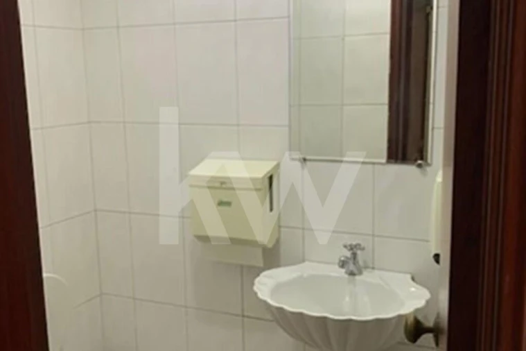 Loja para Venda em Almargem do Bispo, Pêro Pinheiro e Montelavar Foto 4