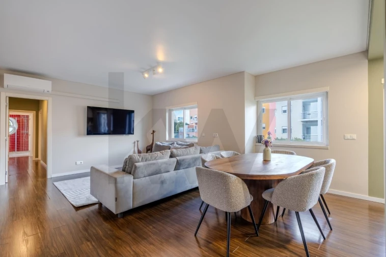 Apartamento T2 para Venda em São Domingos de Rana Foto 1