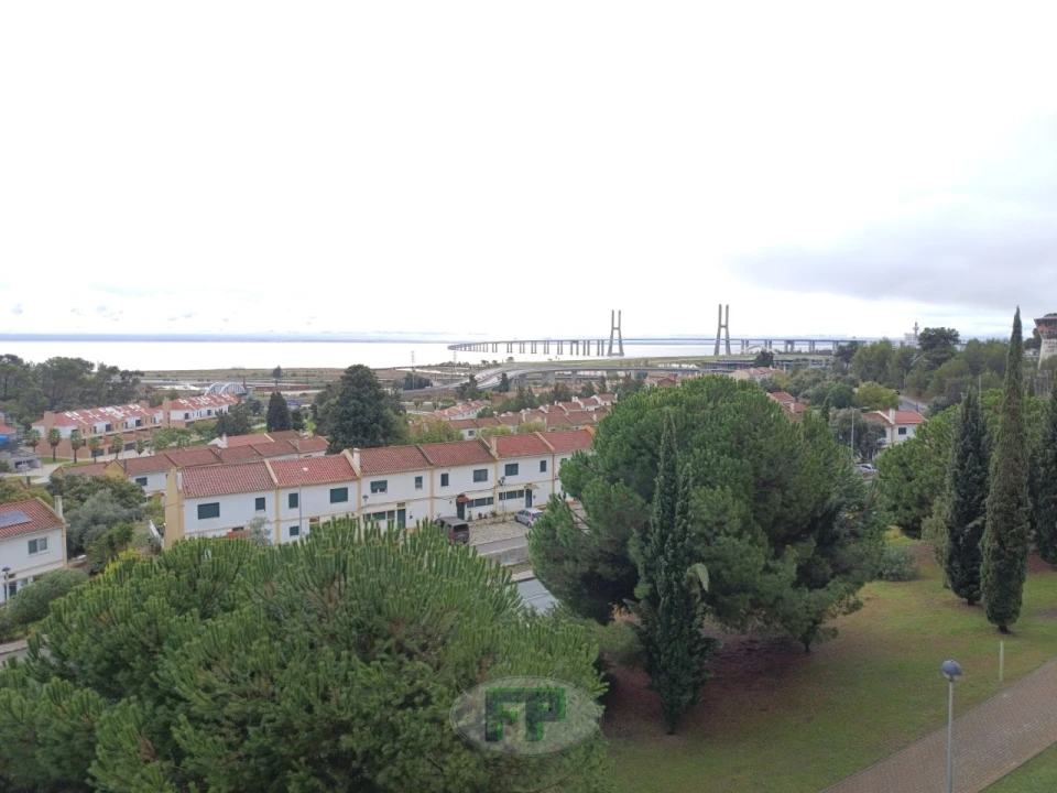 Apartamento T3 para Arrendamento em Santa Iria de Azoia, São João da Talha e Bobadela Foto 3