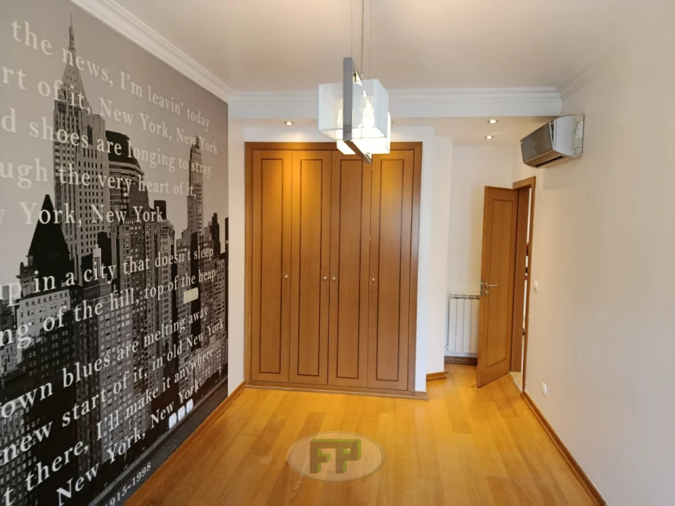 Apartamento T3 para Arrendamento em Santa Iria de Azoia, São João da Talha e Bobadela Foto 12