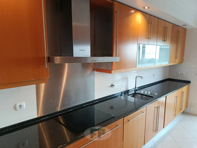 Apartamento T3 para Arrendamento em Santa Iria de Azoia, São João da Talha e Bobadela Foto 1