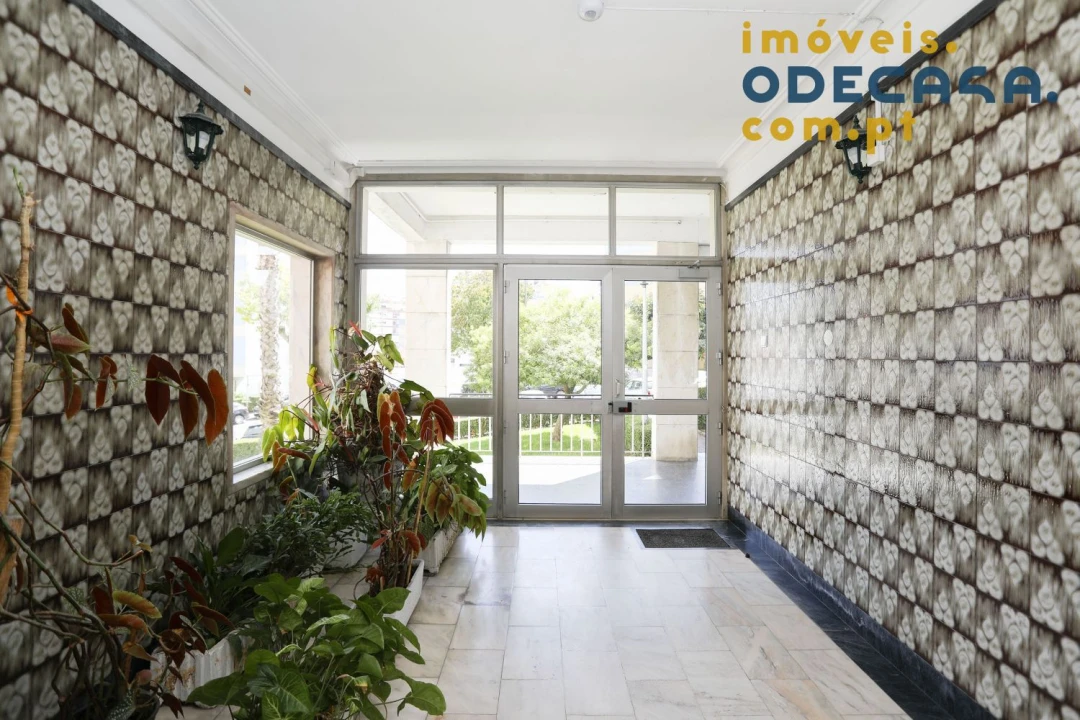 Apartamento T3 para Venda em Póvoa de Santo Adrião e Olival Basto Foto 8