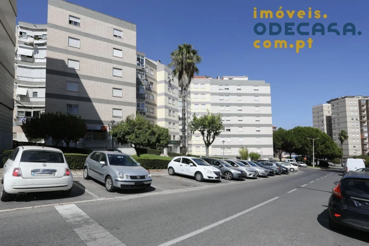Apartamento T3 para Venda em Póvoa de Santo Adrião e Olival Basto Foto 10