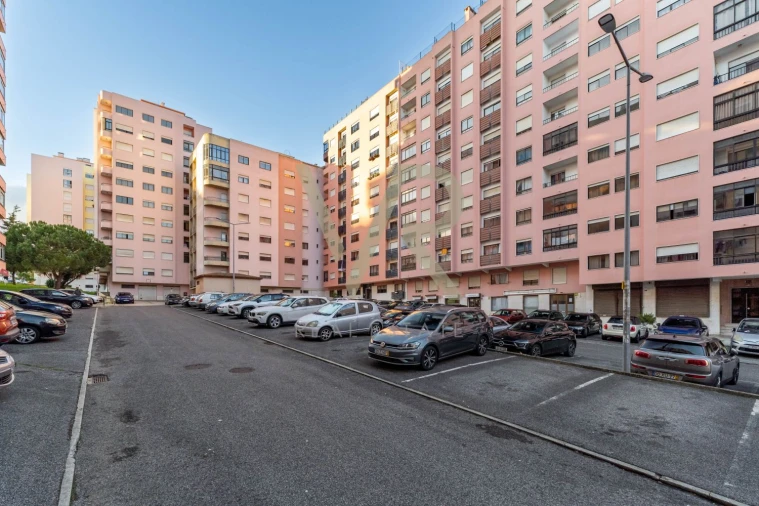 Apartamento T3 para Venda em Cacém e São Marcos Foto 23