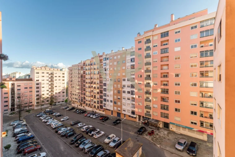 Apartamento T3 para Venda em Cacém e São Marcos Foto 12