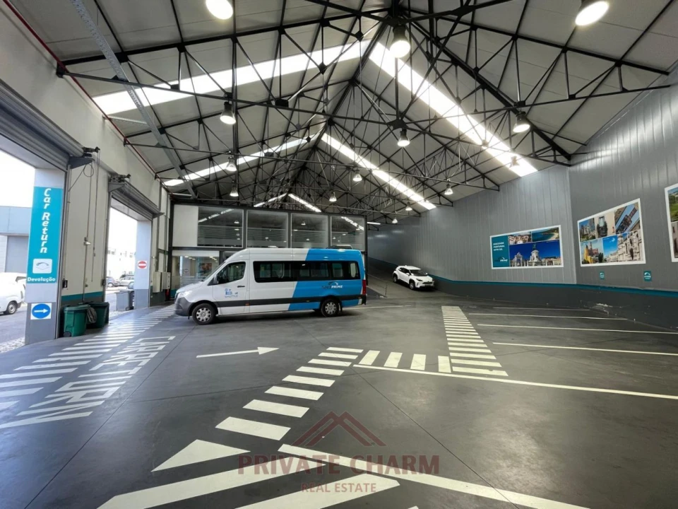Loja para Arrendamento em Sacavém e Prior Velho Foto 7
