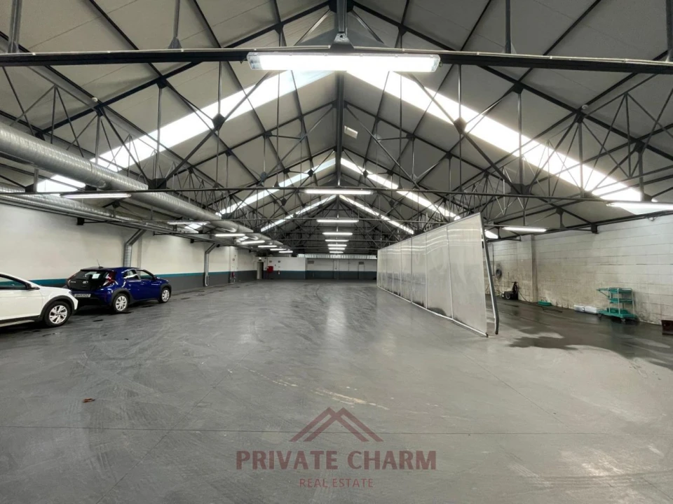 Loja para Arrendamento em Sacavém e Prior Velho Foto 4