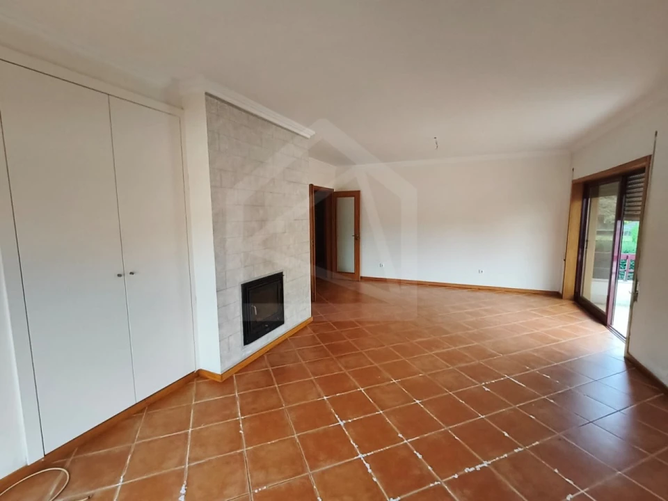 Apartamento T3 para Venda em O. Azeméis, Riba-Ul, Ul, Macinhata Seixa, Madail Foto 3