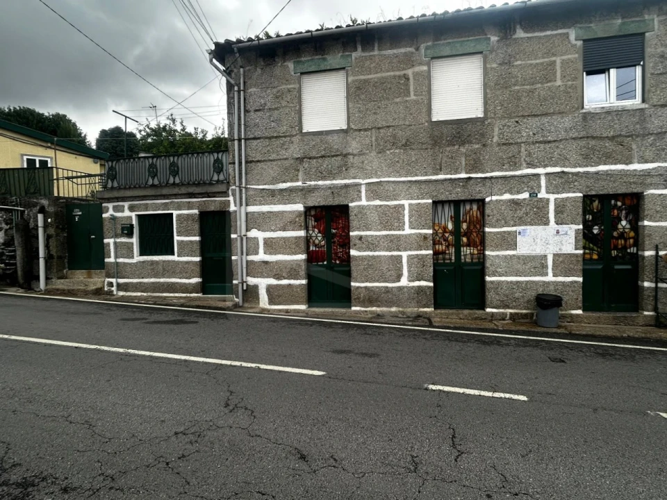 Loja para Venda em Moreira de Conegos Foto 3