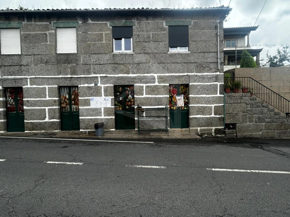 Loja para Venda em Moreira de Conegos Foto 5
