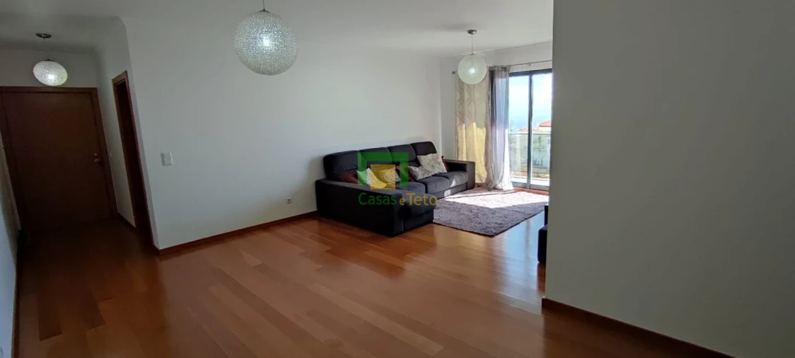Apartamento T2 para Venda em Caniço Foto 11