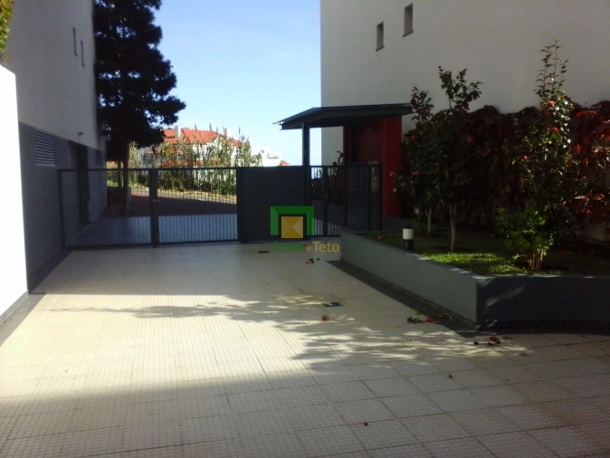 Apartamento T2 para Venda em Caniço Foto 13