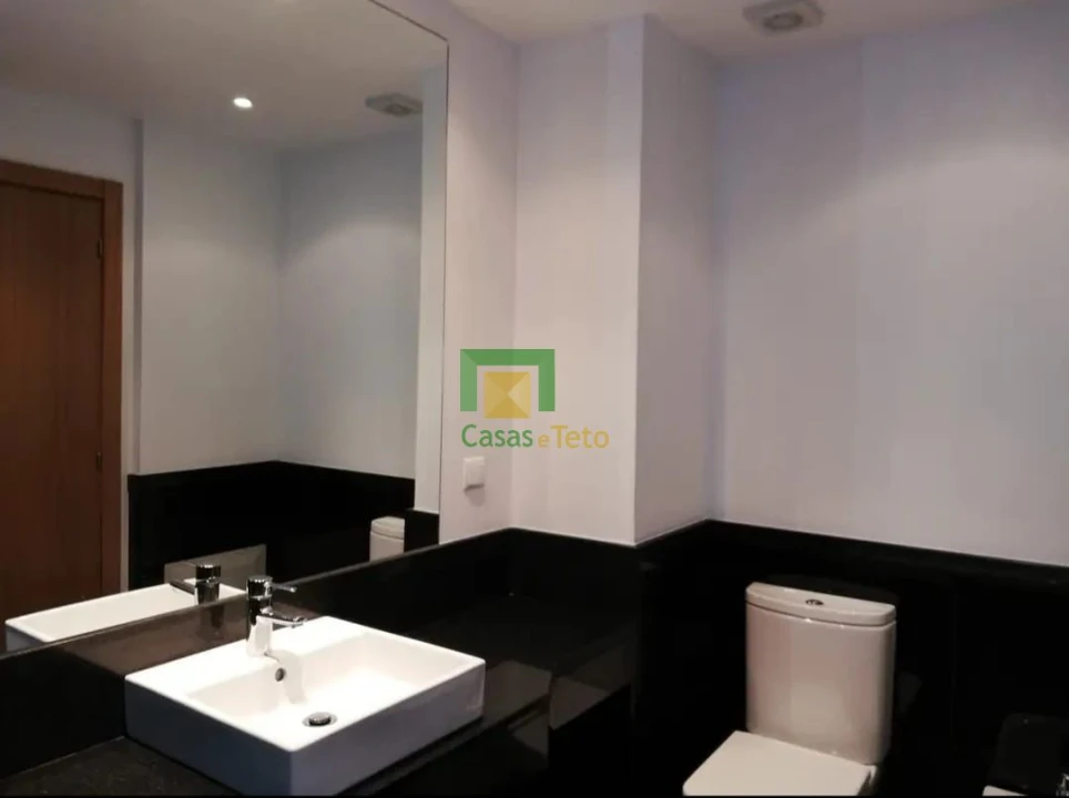 Apartamento T2 para Venda em Caniço Foto 4