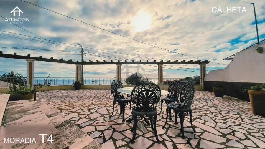 Moradia T4 para Venda em Arco da Calheta Foto 1