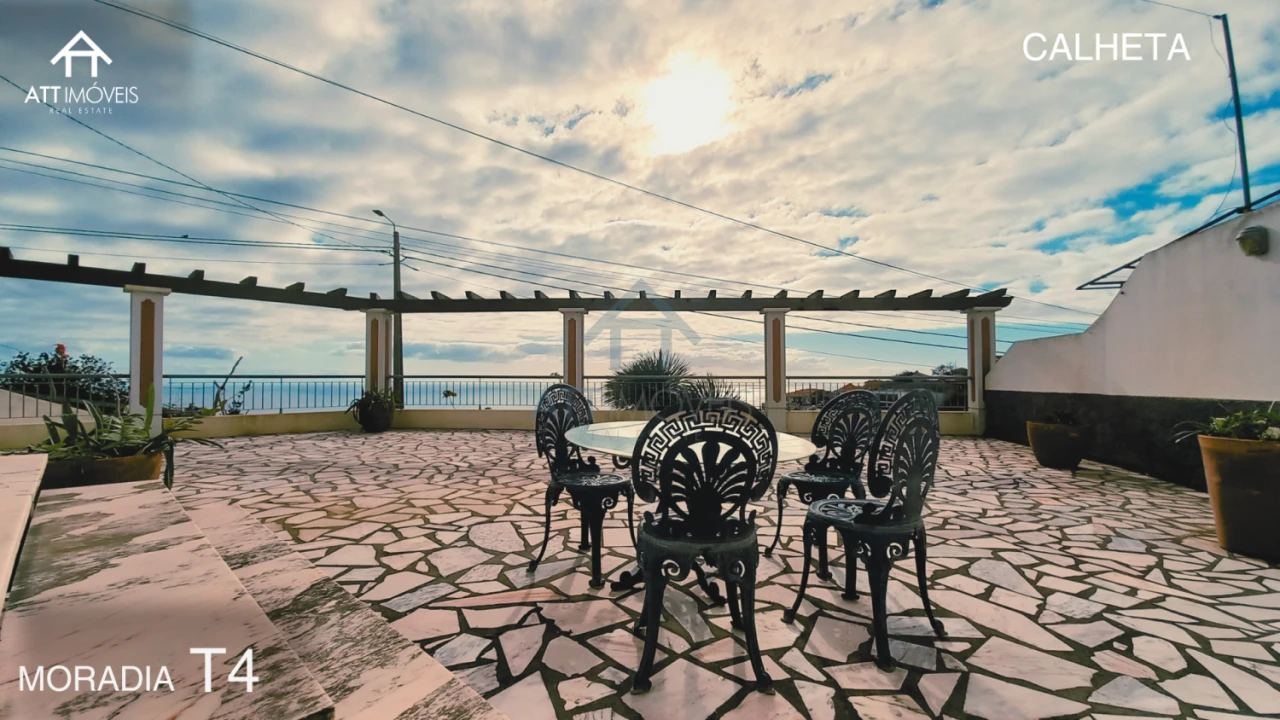 Moradia T4 para Venda em Arco da Calheta Foto 1