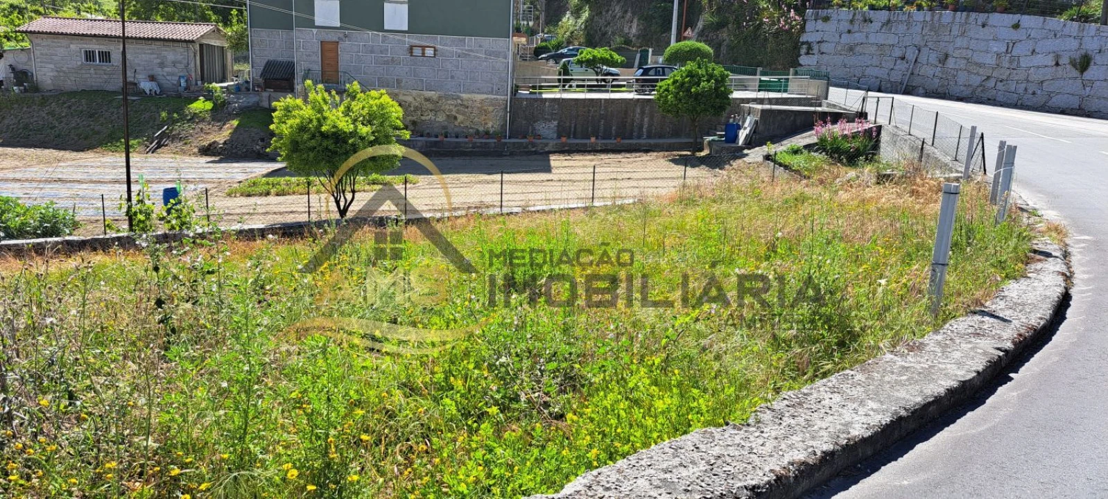 Terreno para Venda em Golães Foto 9