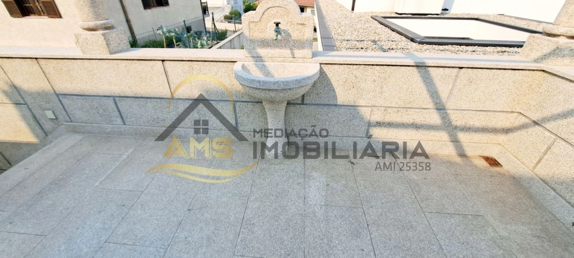 Moradia T4 para Venda em Fafe Foto 11