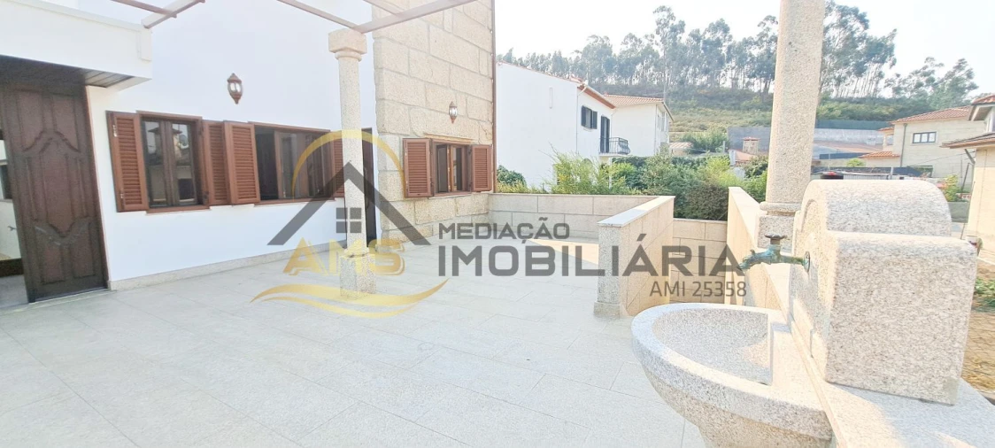 Moradia T4 para Venda em Fafe Foto 10