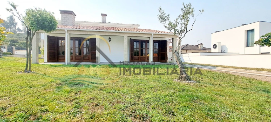 Moradia T4 para Venda em Fafe Foto 4