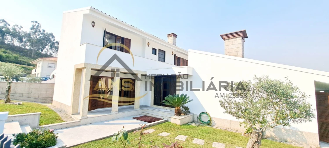 Moradia T4 para Venda em Fafe Foto 2