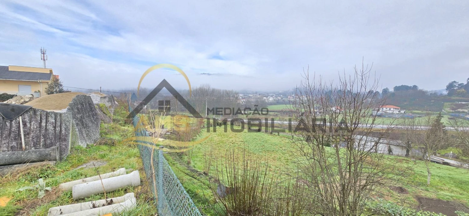 Terreno para Venda em Fafe Foto 17