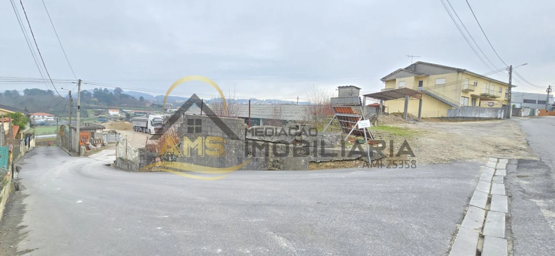 Terreno para Venda em Fafe Foto 2