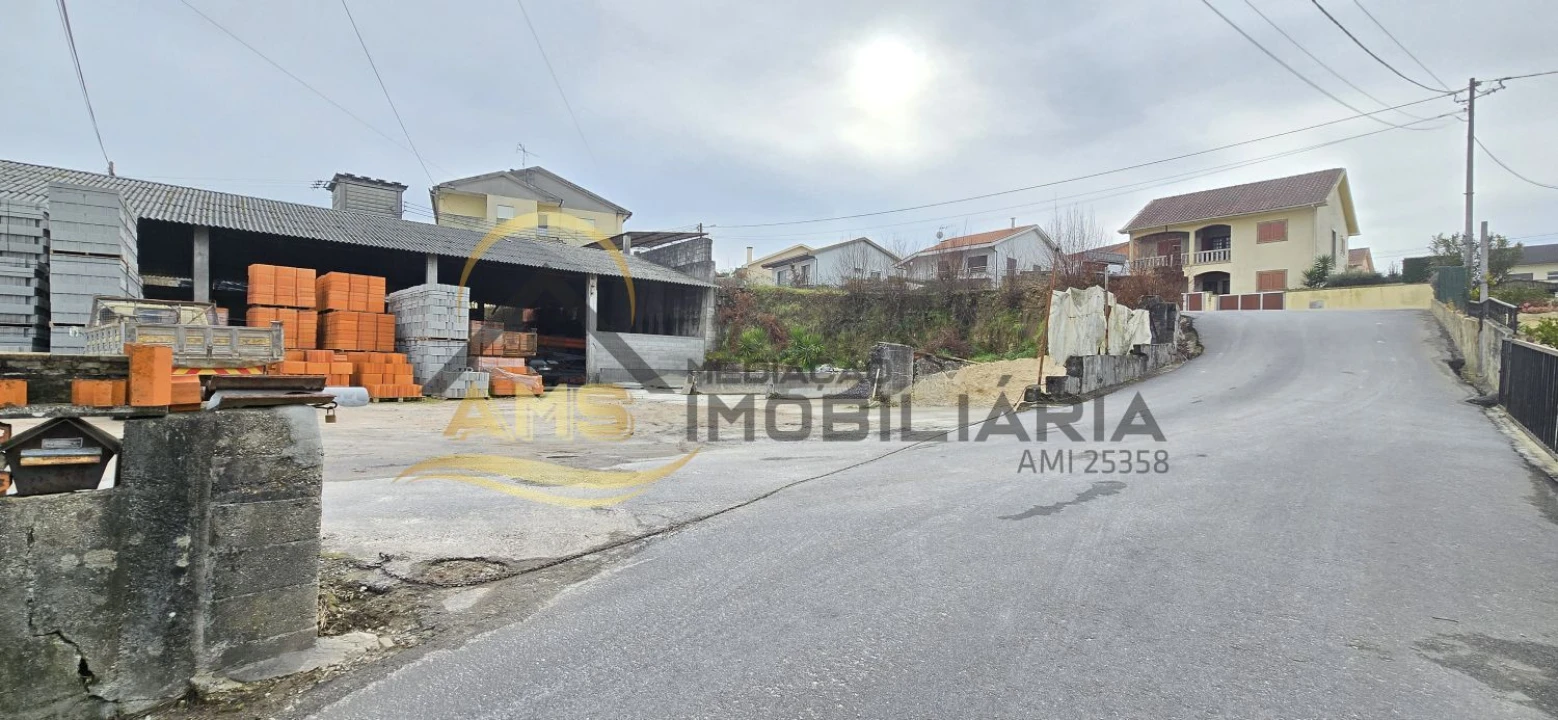 Terreno para Venda em Fafe Foto 4