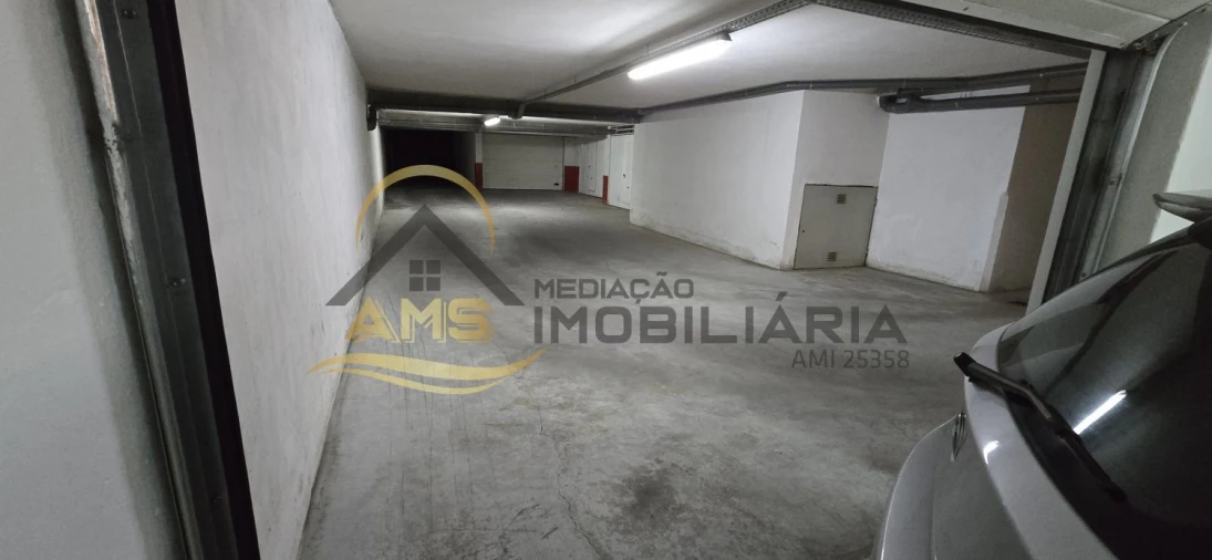 Garagem para Venda em Fafe Foto 16