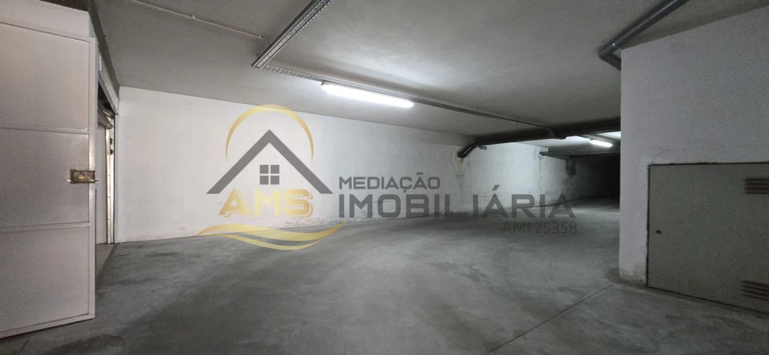 Garagem para Venda em Fafe Foto 19