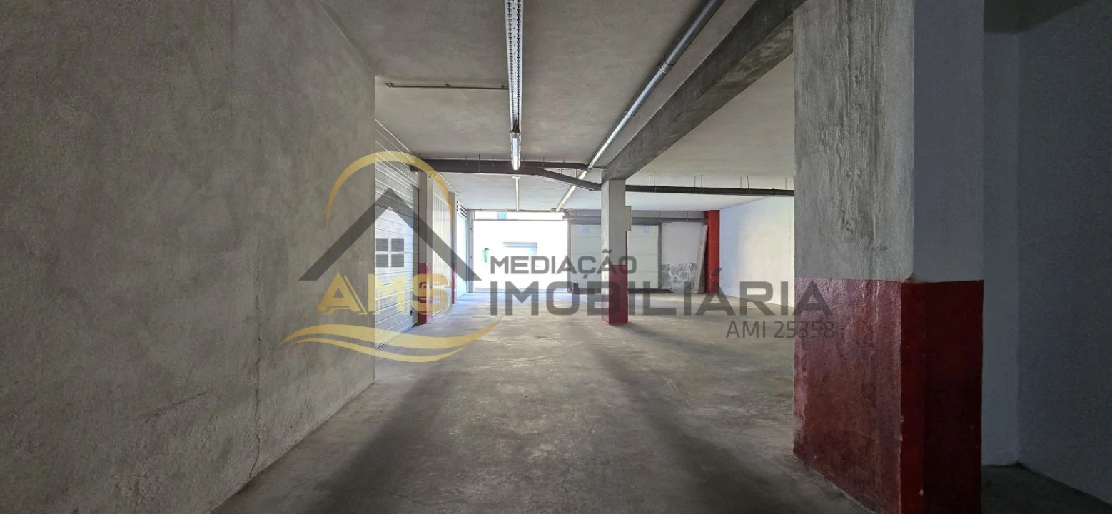 Garagem para Venda em Fafe Foto 21