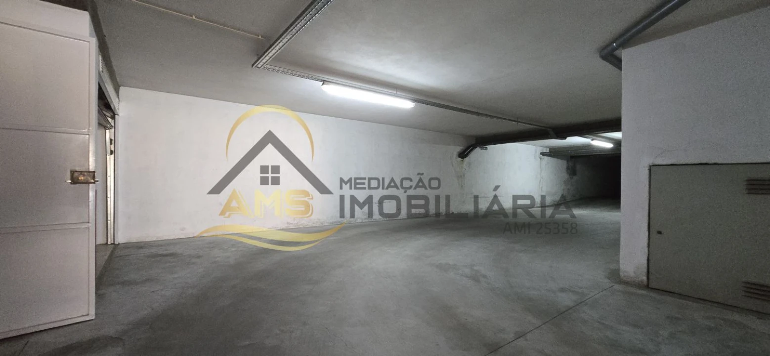 Garagem para Venda em Fafe Foto 19